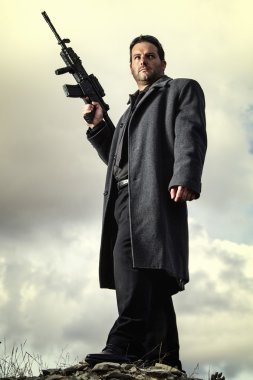 sözleşme katil agent karakteri