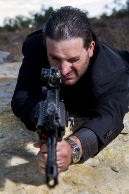 sözleşme katil agent karakteri