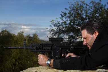 sözleşme katil agent karakteri