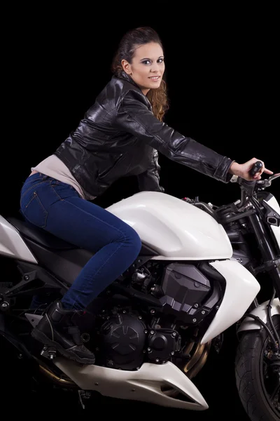 Menina bonita ao lado de uma moto branca — Fotografia de Stock