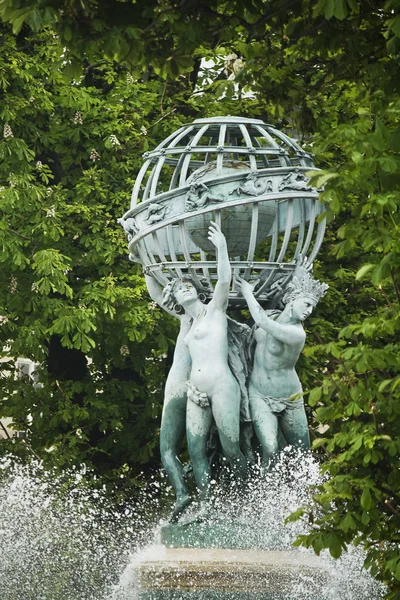 Estátua do Jardim do Luxemburgo em Paris, França — Fotografia de Stock