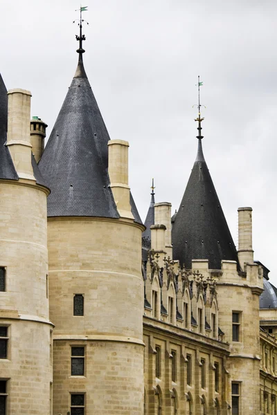 Histórica prisión de Conciergerie en París, Francia — Foto de Stock