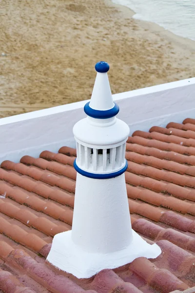 전통적인 포르투갈 흰 굴뚝 — 스톡 사진