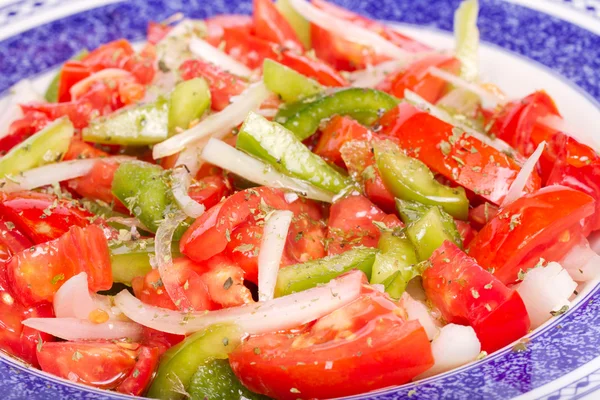 Frisch zubereiteter portugiesischer Salat — Stockfoto