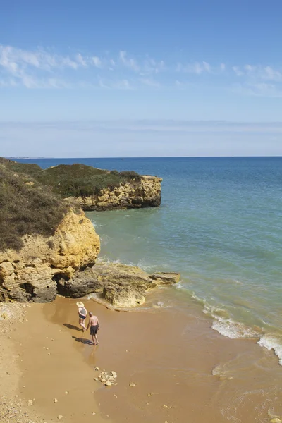 Spacerując po plaży — Zdjęcie stockowe