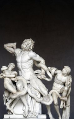 laocoon ve onun oğlu heykeli