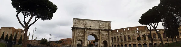 Boog van Constantijn en Colosseum — Stockfoto