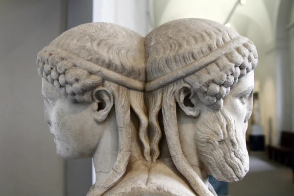 Antik romersk staty huvuden — Stockfoto