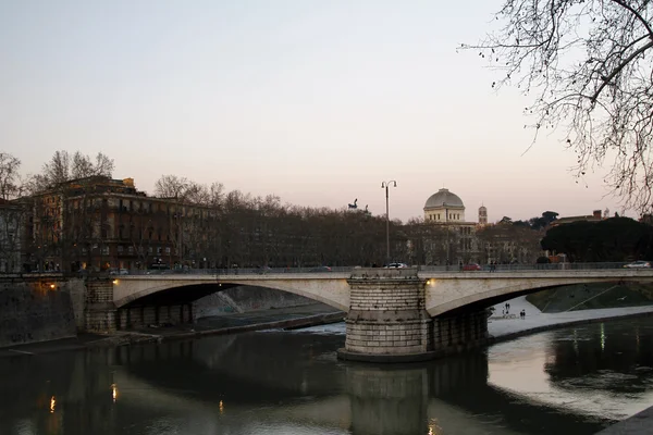 Fluss Tiber in Rom, Italien — Stockfoto