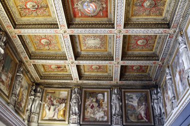 Vatikan müzelerinden tavan detayları