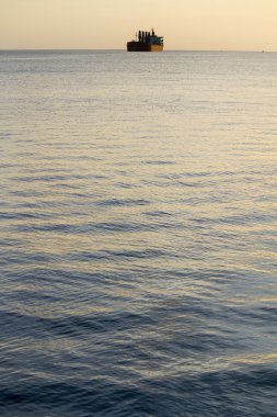 büyük kargo gemisi