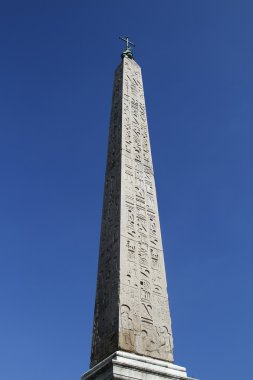 piazza popolo içinde Mısır Dikilitaşı