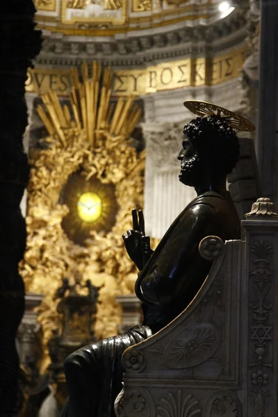 Inside of Saint Peter's Basilica — Stock Photo, Image