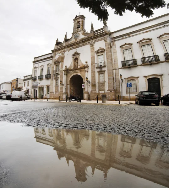 Ingresso facciata ad arco del centro storico Faro — Foto Stock