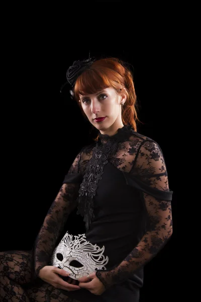 Девушка в черно-готическом платье — стоковое фото
