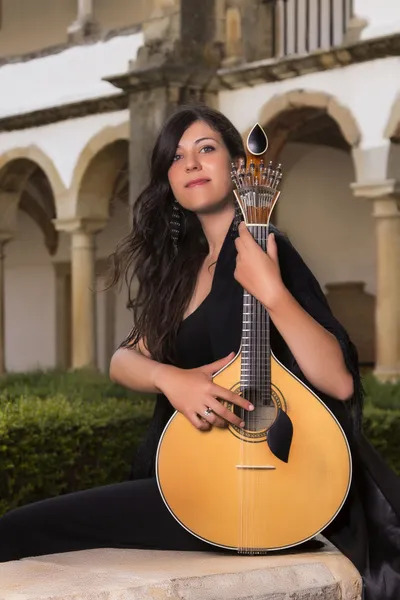 Hermosa cantante e intérprete mujer —  Fotos de Stock