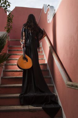 genç güzel şarkıcı