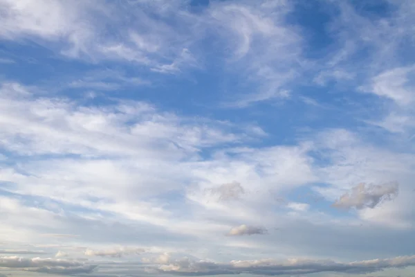 Nuages blancs . — Photo