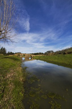 Antik Roma köprüsü