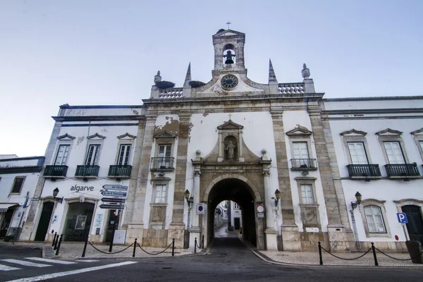Main arc entrance to the old town of Faro — Stock Photo, Image