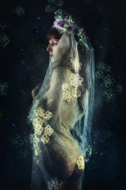 şeffaf bir bez ile kız