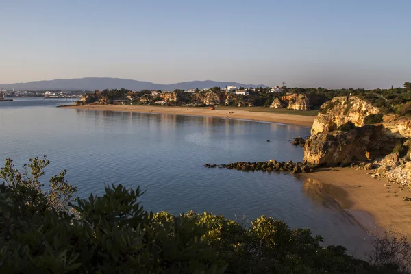 Пляжи рядом с Ferragudo, Португалия — стоковое фото