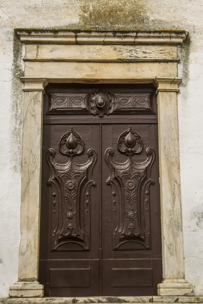 Büyük ve vintage eski kapı — Stok fotoğraf