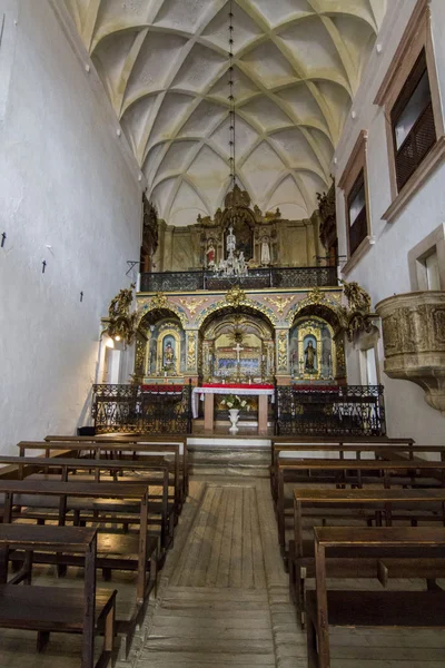 Kostel portel vesnice nacházející se v regionu alentejo — Stock fotografie