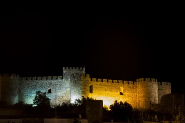 Ortaçağ Kalesi küçük köyde Portel bulunan