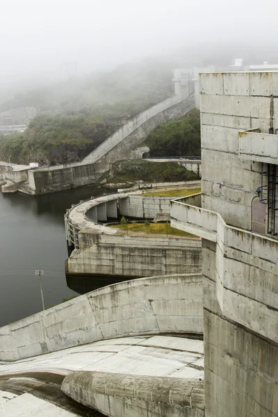 Section view of the big dam located on the Alqueva lake — Stock Photo, Image