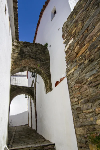 Monsaraz tarihi köy sokaklarında — Stok fotoğraf