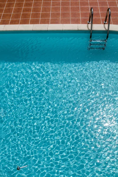 Голубой бассейн — стоковое фото