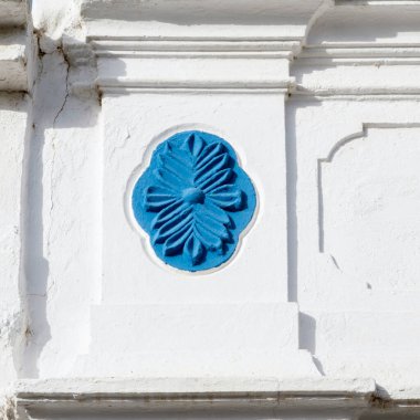 Portekiz 'in Olhao şehrinde yer alan Algarve Vintage tarzı binaların tipik mimarisi.