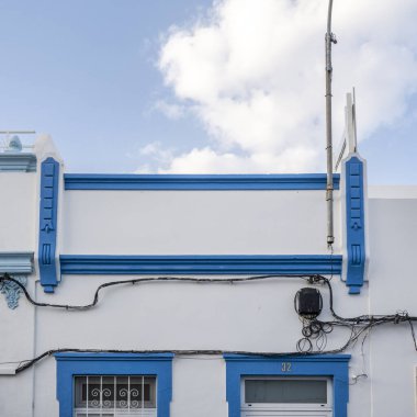 Portekiz 'in Olhao şehrinde yer alan Algarve Vintage tarzı binaların tipik mimarisi.