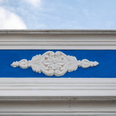 Portekiz 'in Olhao şehrinde yer alan Algarve Vintage tarzı binaların tipik mimarisi.