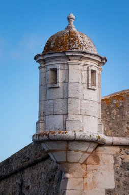 Eski taş kale Lagos şehrinde, Algarve, Portekiz.