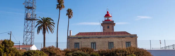 Roter Leuchtturm Auf Ponta Piedade Lagos Portugal — Stockfoto