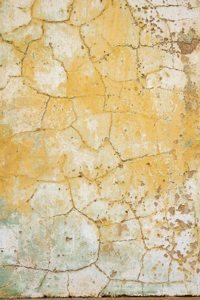 Old Weathered Cement Wall Cracks Holes Faint Paint — Stock Photo, Image