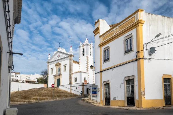 포르투갈 알가르베 지역에 마을의 기독교 — 스톡 사진