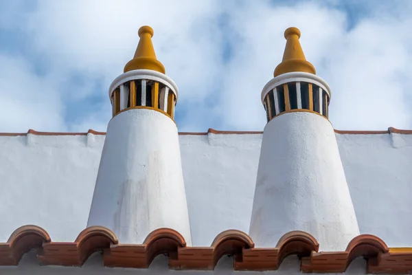 Close View Typowej Architektury Tradycyjnej Kominów Algarve — Zdjęcie stockowe