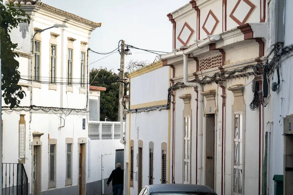 Typowa Wąska Uliczka Architektura Wsi Estoi Położonej Algarve Portugalia — Zdjęcie stockowe