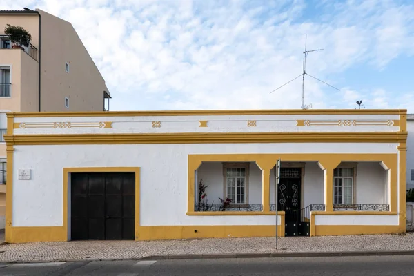 Arquitectura Típica Edificios Rústicos Del Algarve Con Intrincados Diseños Platbands — Foto de Stock