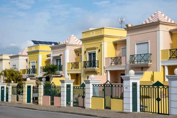 Row Colorful Luxury Villas Faro City Located Algarve Region Portugalia — Zdjęcie stockowe