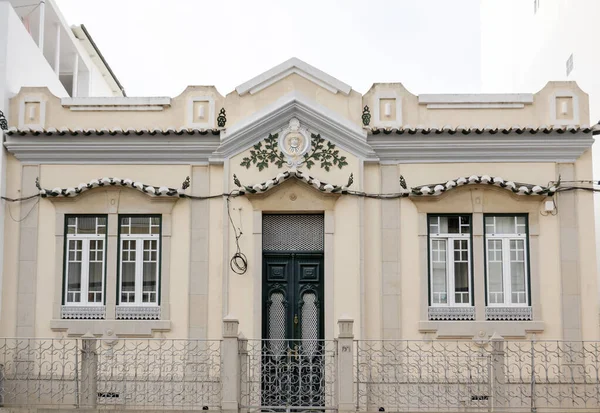 Arquitetura Típica Edifícios Rústicos Algarvios Com Desenhos Intrincados Platbands — Fotografia de Stock