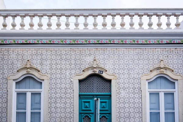 Arquitetura Típica Edifícios Rústicos Algarvios Com Desenhos Intrincados Platbands — Fotografia de Stock