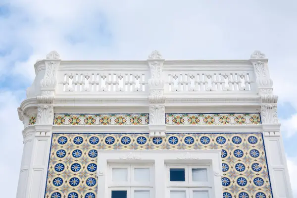 Platformların Karmaşık Tasarımlarıyla Algarve Kırsal Binalarının Tipik Mimarisi — Stok fotoğraf