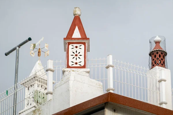 Vista Cercana Arquitectura Tradicional Típica Las Chimeneas Del Algarve — Foto de Stock