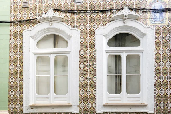 Janela Arquitectura Típica Com Detalhes Design Intrincados Edifícios Tradicionais Portugueses — Fotografia de Stock