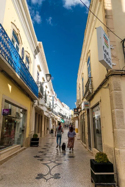 Loule Portogallo Febbraio 2022 Strada Commerciale Nella Città Loule Con — Foto Stock