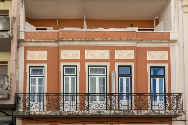Typowa Architektura Rustykalnych Budynków Algarve Skomplikowanych Wzorach Platformówek — Zdjęcie stockowe